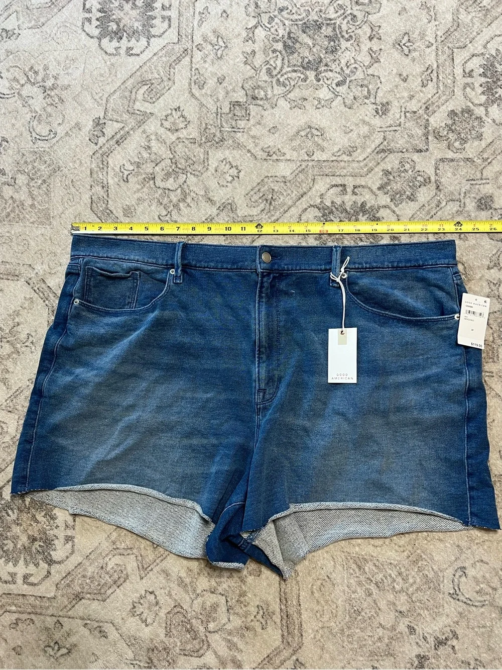 Jeanius Good '90s Shorts in Indigo900